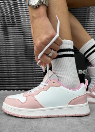 Женские кроссовки на осень в стиле найк аэр джордан белые с розовым4 фото
