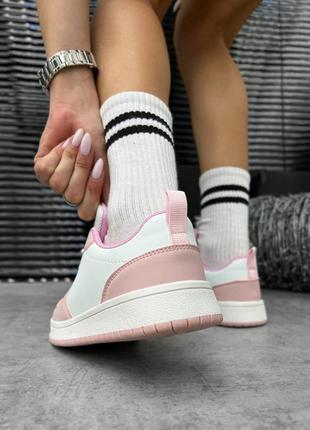 Женские кроссовки на осень в стиле найк аэр джордан белые с розовым5 фото