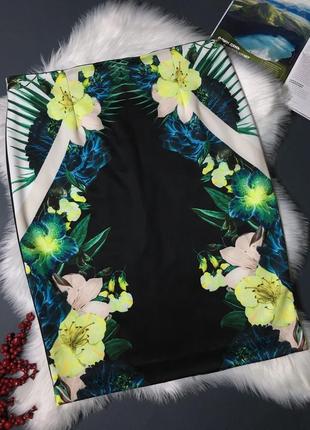 Облегающая юбка с экзотическим принтом