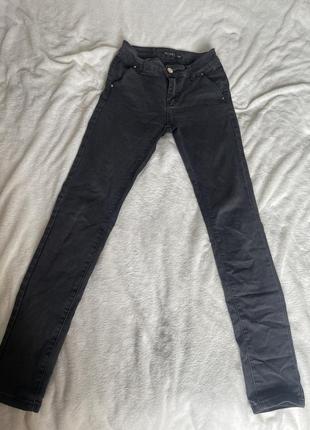 Джинсы темно серые