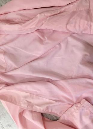 Удобная розовая куртка ветровка7 фото