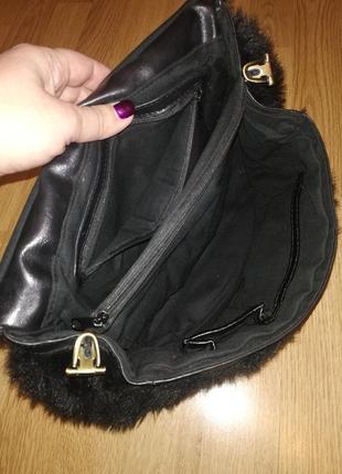 Стильная кожаная сумка с мехом4 фото