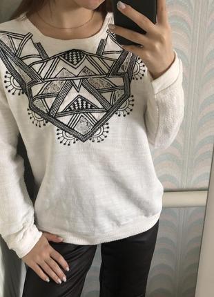 Кофта з орнаментом, вишивкою