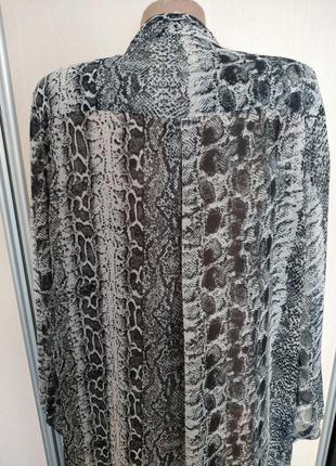 Сіра шифонова сукня у зміїний принт5 фото