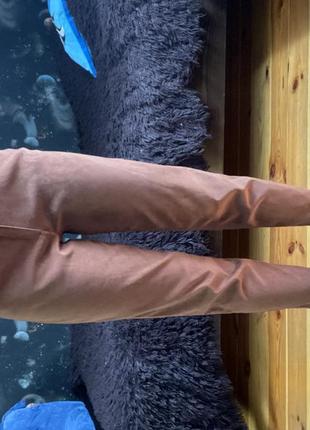 Коричневые брюки