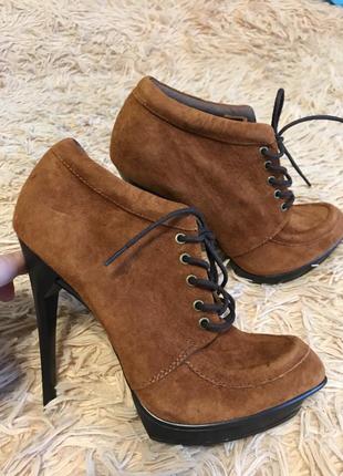 Замшеві черевики asos