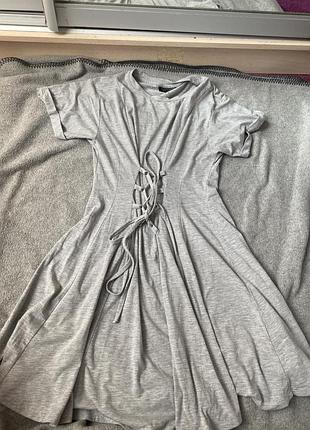 Платье с имитацией корсета