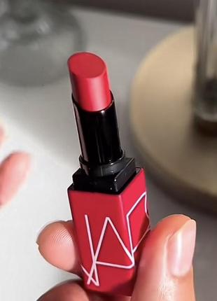 Розкішна класично червона матова помада nars dragon girl