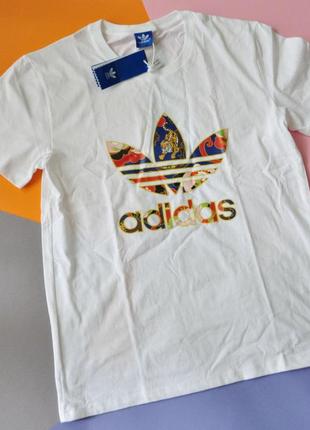 Футболка adidas белая