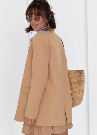 Женский классический однобортный пиджак светло-коричневый5 фото