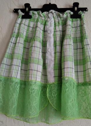 Легкая юбочка в клетку с гипюровой вставкой снизу на девочку 5-7 лет, ростом 110-122 см.
