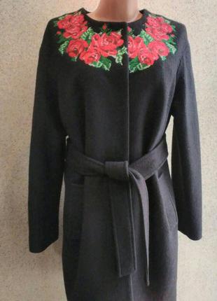 Пальто с вышивкой (розы)1 фото