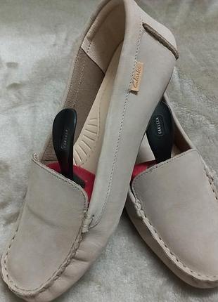 Туфли мокасины фирменные кожа жен. 39р clarks индии