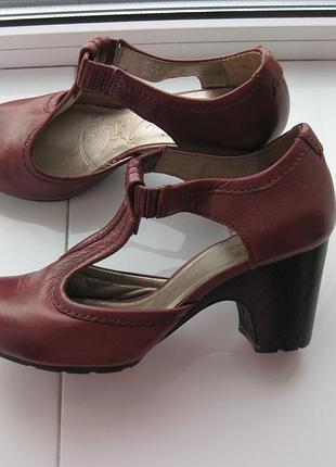 Туфлі clarks,р.37 устілка 24,5см шкіра