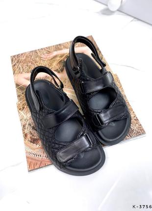 Натуральные кожаные черные стеганые босоножки на липучках7 фото