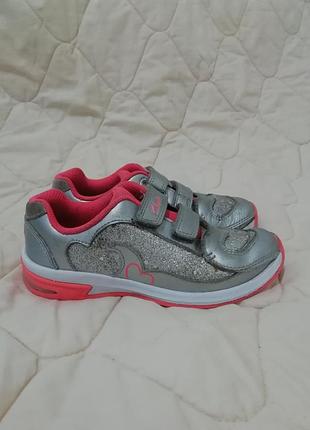 Кросівки для дівчинки clarks р. 29-30 устілка 19,5 см