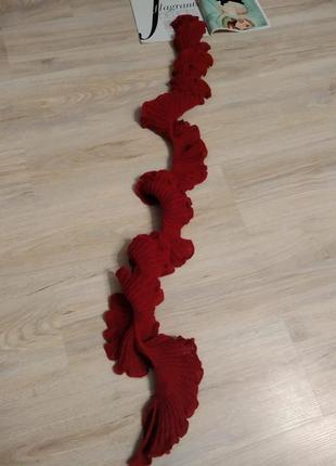 Шерстяной теплый оригинальный красный шарф воланы4 фото