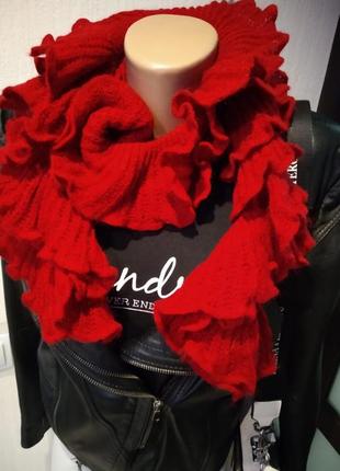 Шерстяной теплый оригинальный красный шарф воланы10 фото