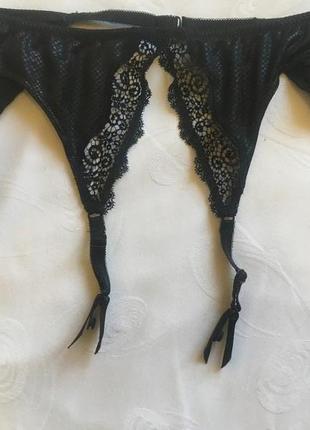 Пояс для панчіх з мереживом