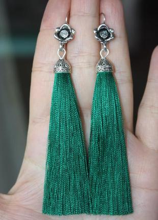 Сережки сережки кисті пензлика пишні зелені смарагдові зі швензою квітка