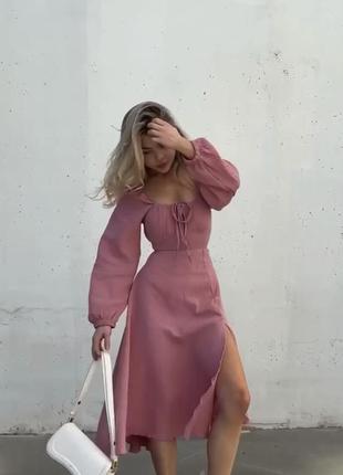 Розовое платье со шнуровкой