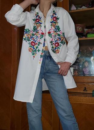 Біла подовжена сорочка з вишивкою by clara paris, вишивка, вишиванка, оверсайз
