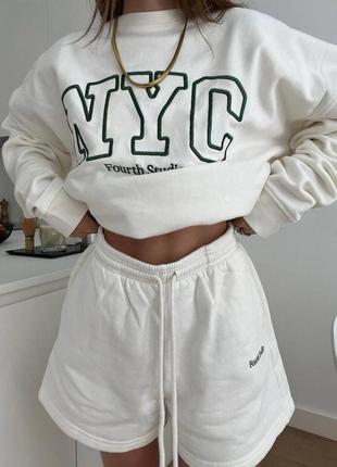 Костюм нью йорк new york світшот оверсайз з принтом нашивкою шорты висока посадка вільні комплект білий широка гумка