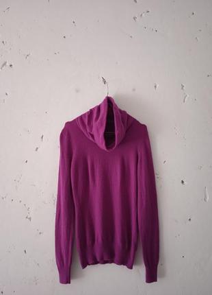 Шерстяной свитер с горлом красивого цвета1 фото