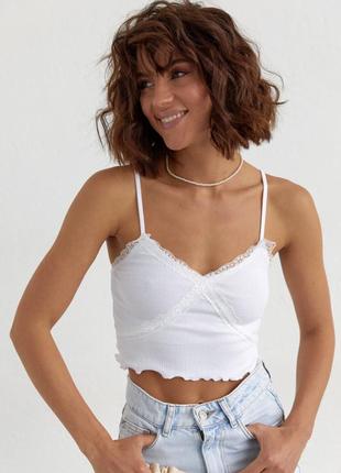 Базовый топ с кружевом