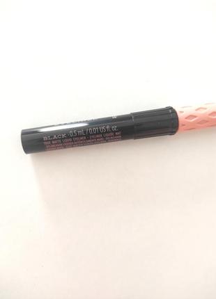 Черная матовая подводка benefit roller liner3 фото