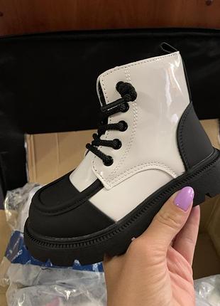 Демісезонні черевики для дівчинки10 фото