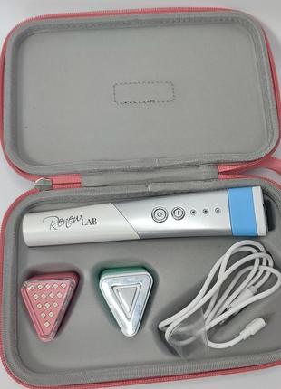 Косметологічний прилад для обличчя triluxx