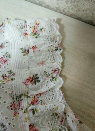 Актуальная блуза блузка цветочный принт цветы прошва ришелье рюши скидки бренд primark, р.184 фото