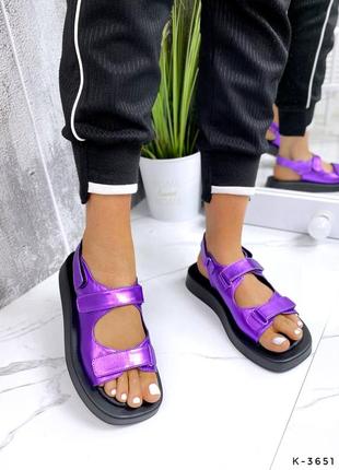 Натуральные фиолетовые босоножки из итальянской кожи на липучках на черной подошве2 фото