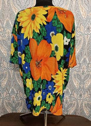 Легкая яркая блуза в цветочный принт большого размера3 фото