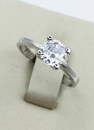Кольцо серебряное с кубическим цирконием 18 1,54 г