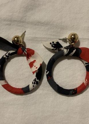 Сережки stradivarius