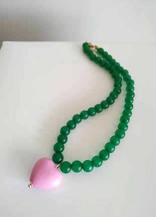 Тренд чокер в стиле барби колье barbie с сердечком ожерелье зеленое бусы подвеска сердце розовое4 фото