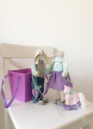 Декоративна іграшка тільда зайчик з конячкою