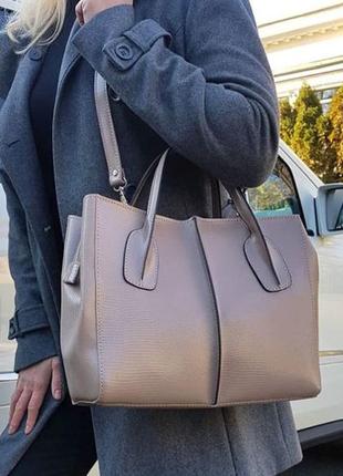Замечательная женская сумка из натуральной кожи лавандового цвета2 фото