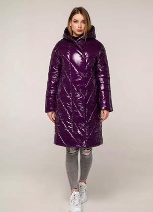 Фиолетовая лаковая куртка-пуховик2 фото