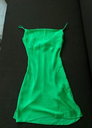 Коротка сукня bershka зелена шовкова