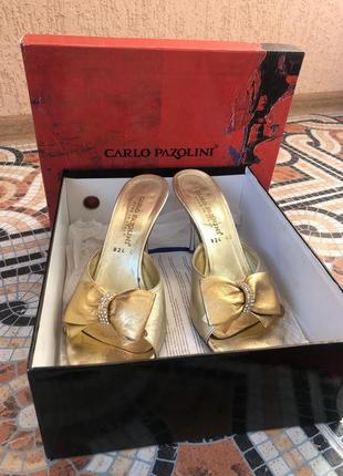 Продам красиві золоті босоніжки carlo pazolini4 фото