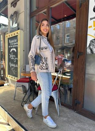 Жакет піджак вишитий стильний модний тренд осені піджак накидка з елементами вишивки красивий5 фото