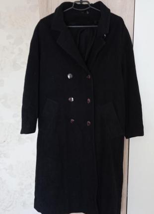 Черное шерстяное пальто