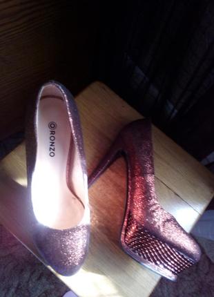 Нереально крутые туфли на праздник!