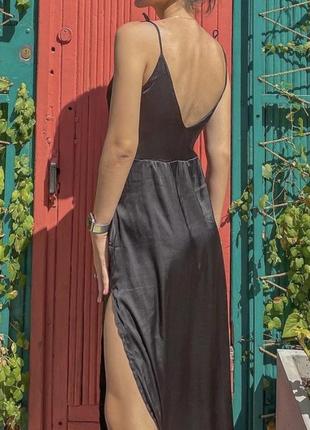 Черное длинное платье с разрезом2 фото