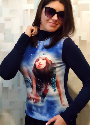 Классный джемпер свитерок с зимним принтом