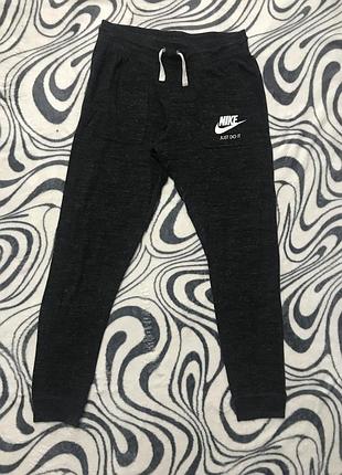 Спортивные штаны nike