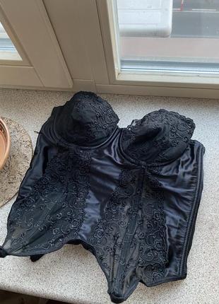 Черный винтажный корсет